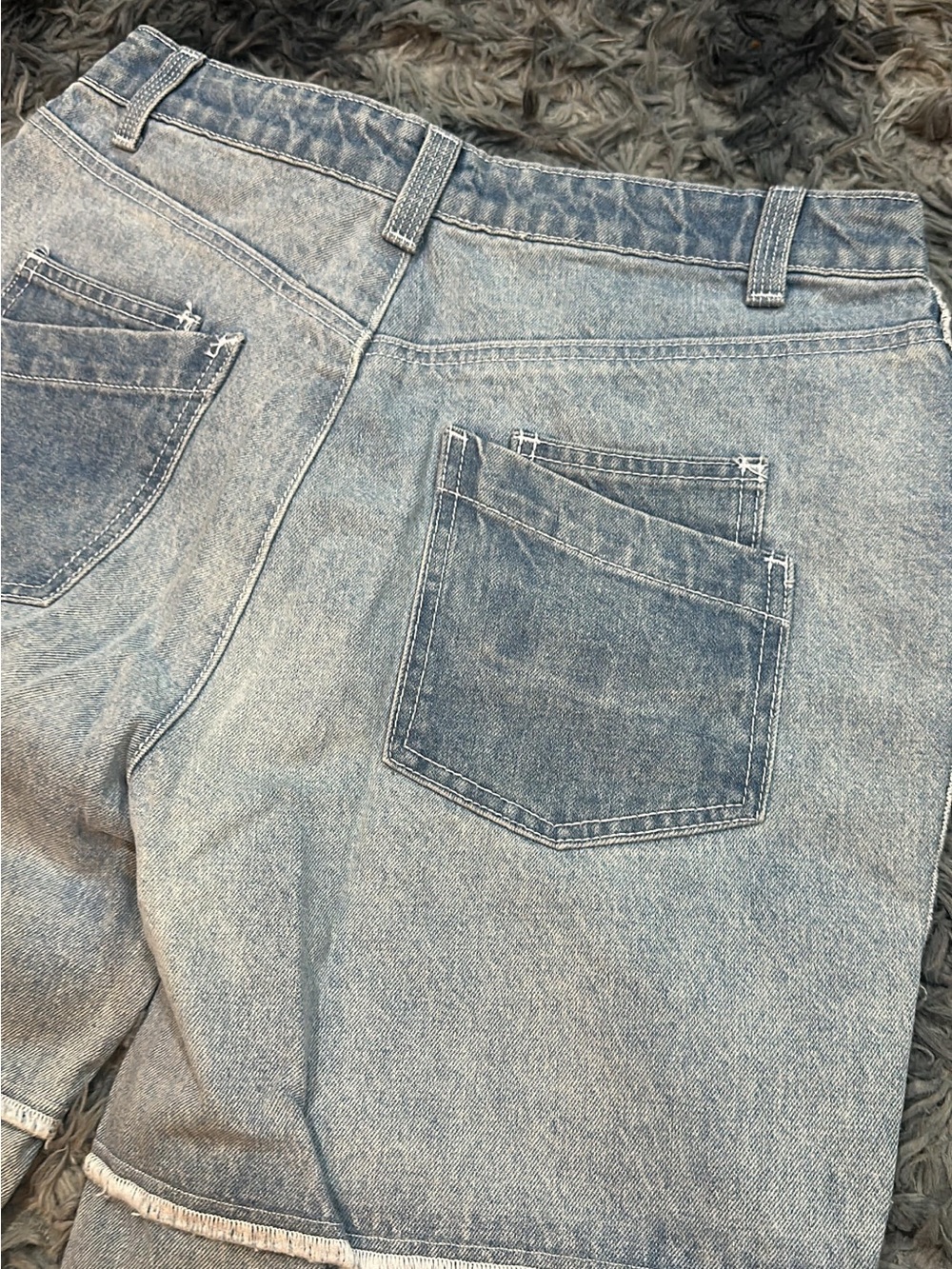 Maniere De Voir Light Wash Patchwork Denim Jeans with Contrast Pockets - Picture 6 of 10